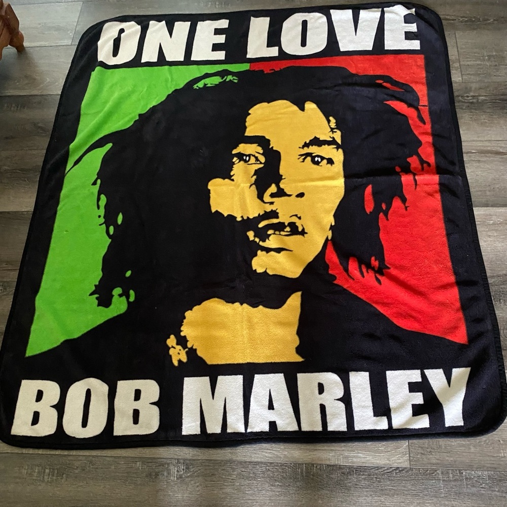 Beautiful BOB MARLEY blanket